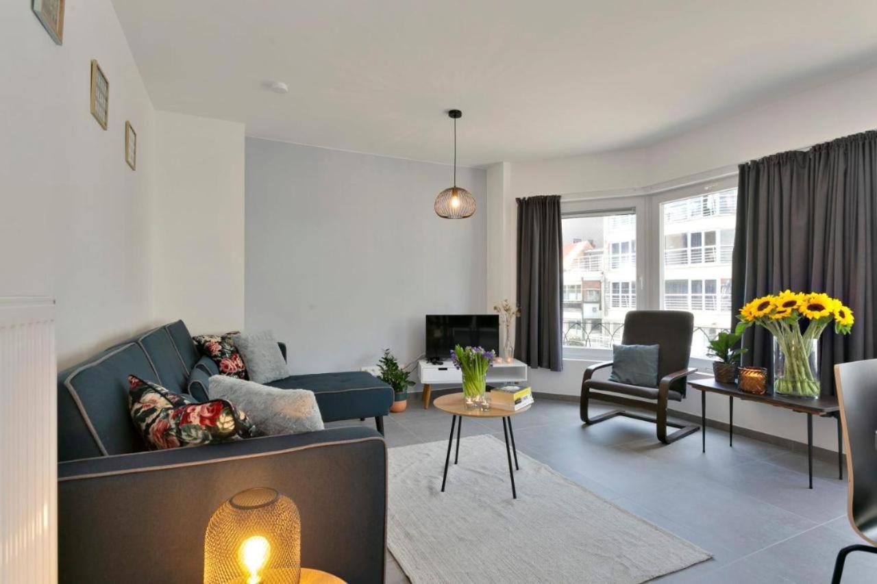 Delightful Family Apartment At Only 50 Meters From The Beach / Panne A Cote De Panne Exteriör bild
