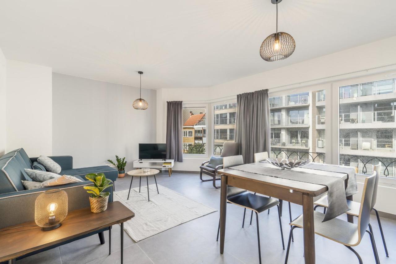 Delightful Family Apartment At Only 50 Meters From The Beach / Panne A Cote De Panne Exteriör bild